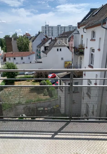 Zentral gelegene, und renovierte schöne 2 Zimmerwohnung